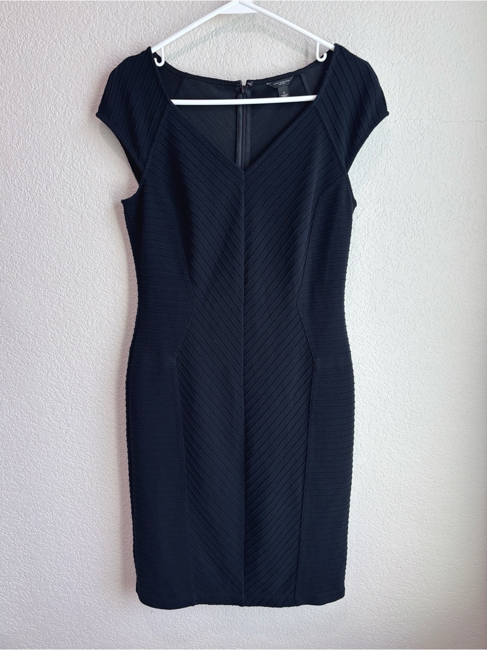 Ann Taylor Cap Sleeve V-neck Sheath Mini Dress Black Women’s Size 2